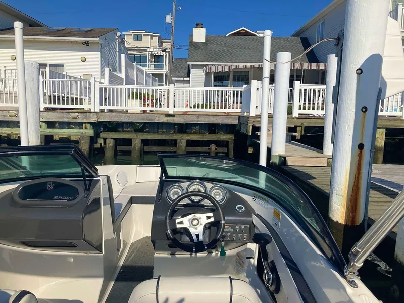 Slide: The Image of Sea Ray 190 Sport 2012 - 7514969