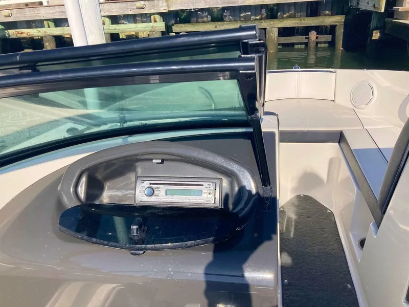 Slide: The Image of Sea Ray 190 Sport 2012 - 7514980