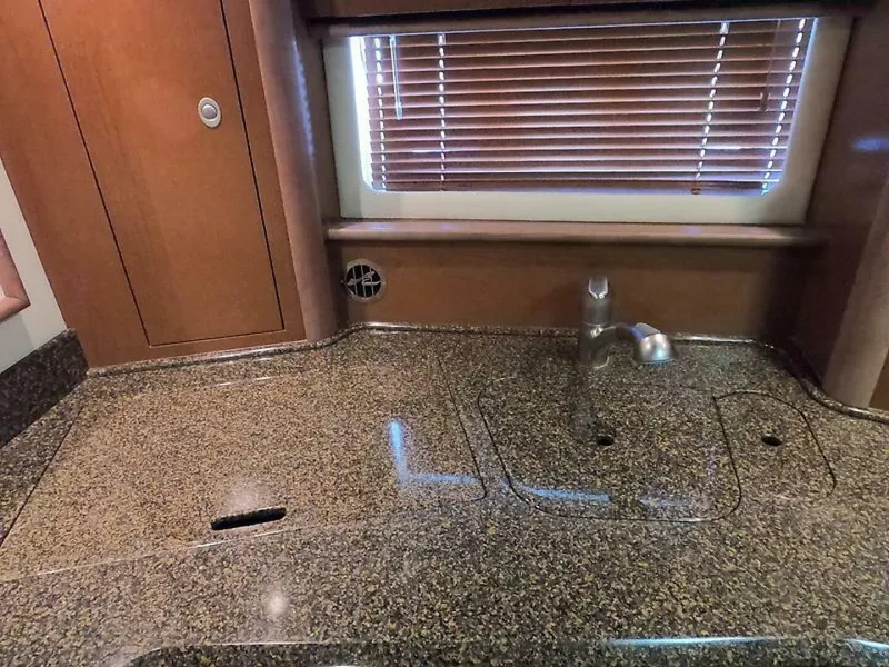 Slide: The Image of 39 2007 Sea Ray 44 - 5205230