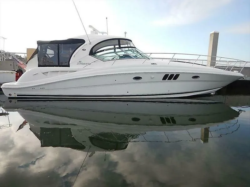 Slide: The Image of 05 2007 Sea Ray 44 - 5205196