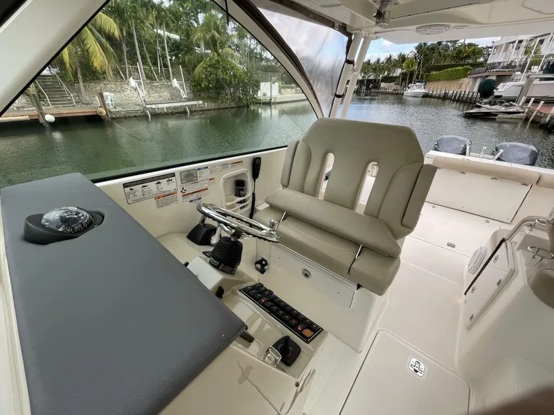 Slide: The Image of Pursuit DC 325 2015 - 4898359