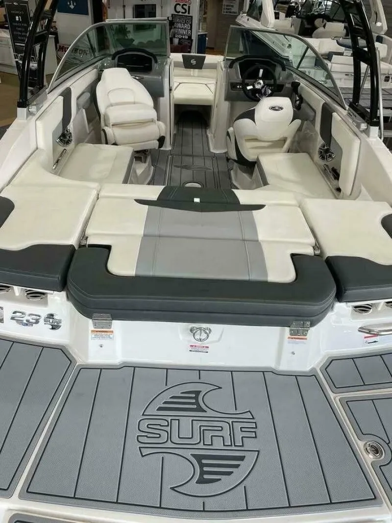 Slide: The Image of Chaparral 23 SURF 2022 - 7514938