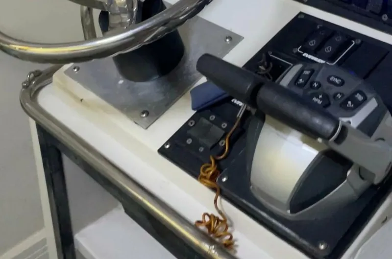 Slide: The Image of Wellcraft Scarab 30 Sport 1990 - 5660757