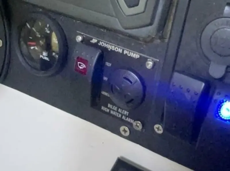 Slide: The Image of Wellcraft Scarab 30 Sport 1990 - 5660759