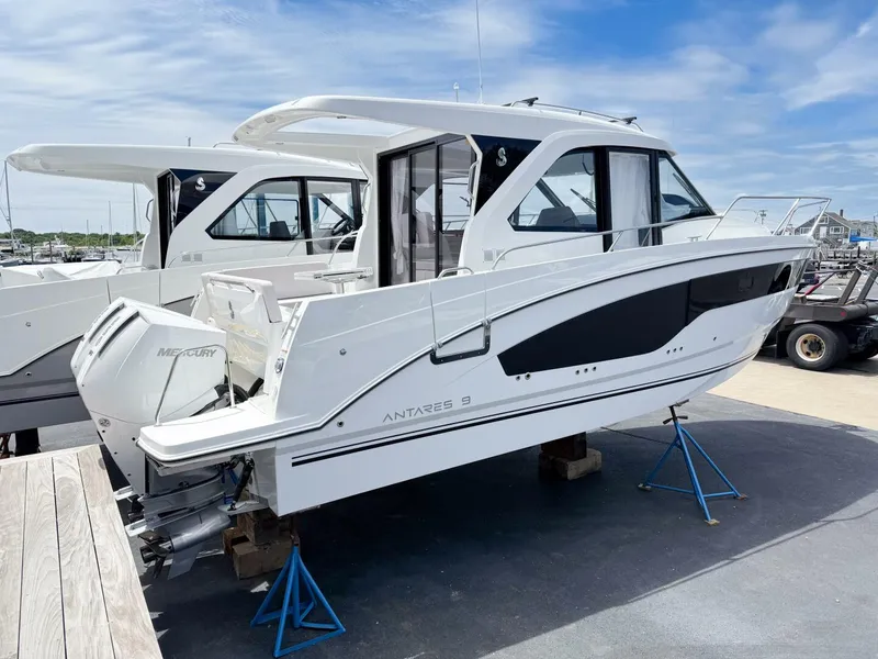 Slide: The Image of Beneteau Antares 9 V2 2025 - 5428735