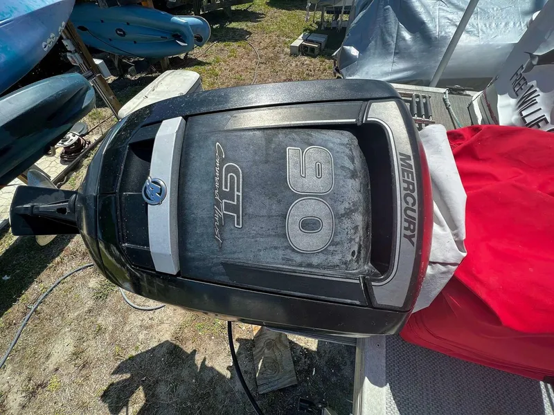 Slide: The Image of Sun Tracker 200 Party Barge Classic 2009 - 4899885