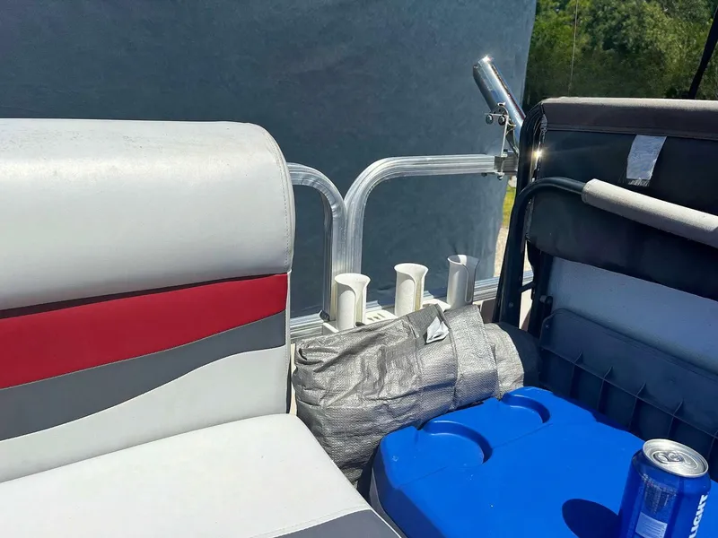 Slide: The Image of Sun Tracker 200 Party Barge Classic 2009 - 4899895