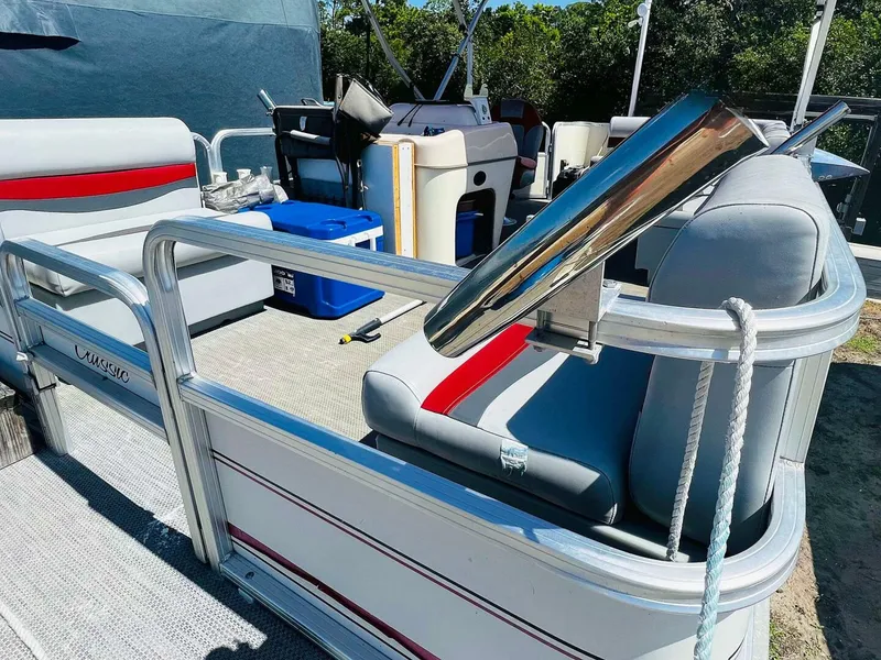 Slide: The Image of Sun Tracker 200 Party Barge Classic 2009 - 4899901