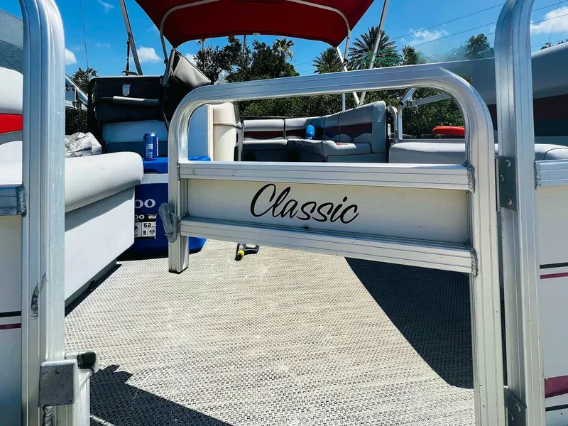 Slide: The Image of Sun Tracker 200 Party Barge Classic 2009 - 4899902