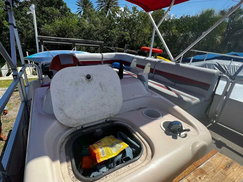 Slide: The Image of Sun Tracker 200 Party Barge Classic 2009 - 4899913