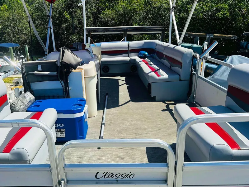 Slide: The Image of Sun Tracker 200 Party Barge Classic 2009 - 4899919