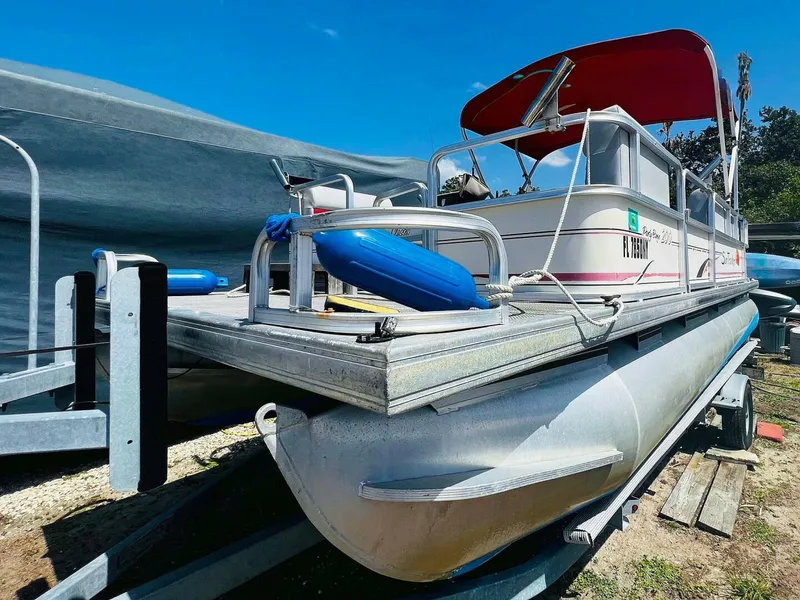 Slide: The Image of Sun Tracker 200 Party Barge Classic 2009 - 4899874