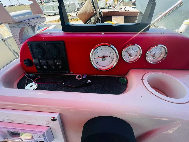 Slide: The Image of Sun Tracker 200 Party Barge Classic 2009 - 4899920