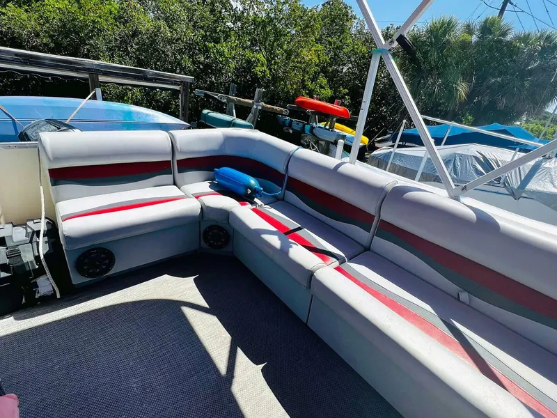 Slide: The Image of Sun Tracker 200 Party Barge Classic 2009 - 4899926