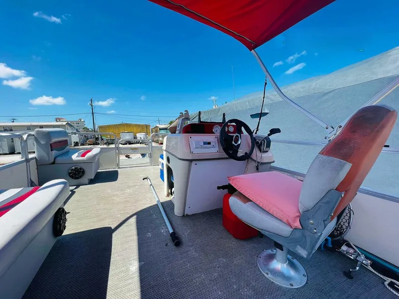 Slide: The Image of Sun Tracker 200 Party Barge Classic 2009 - 4899927