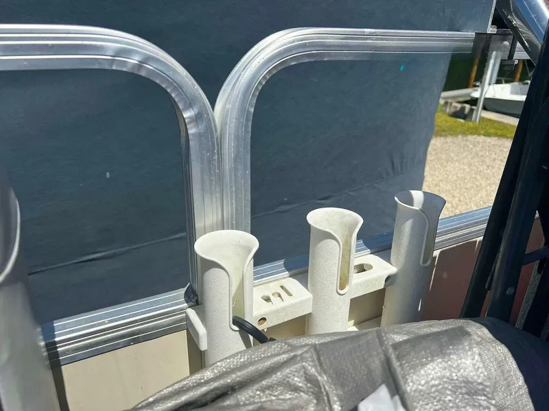 Slide: The Image of Sun Tracker 200 Party Barge Classic 2009 - 4899933