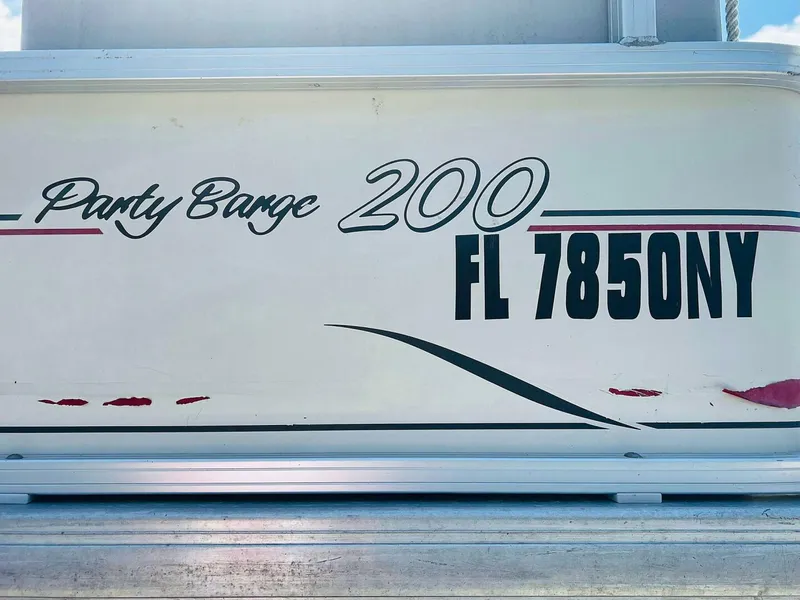 Slide: The Image of Sun Tracker 200 Party Barge Classic 2009 - 4899942