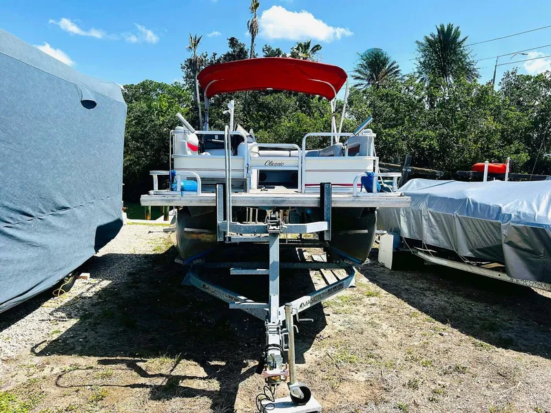 Slide: The Image of Sun Tracker 200 Party Barge Classic 2009 - 4899879