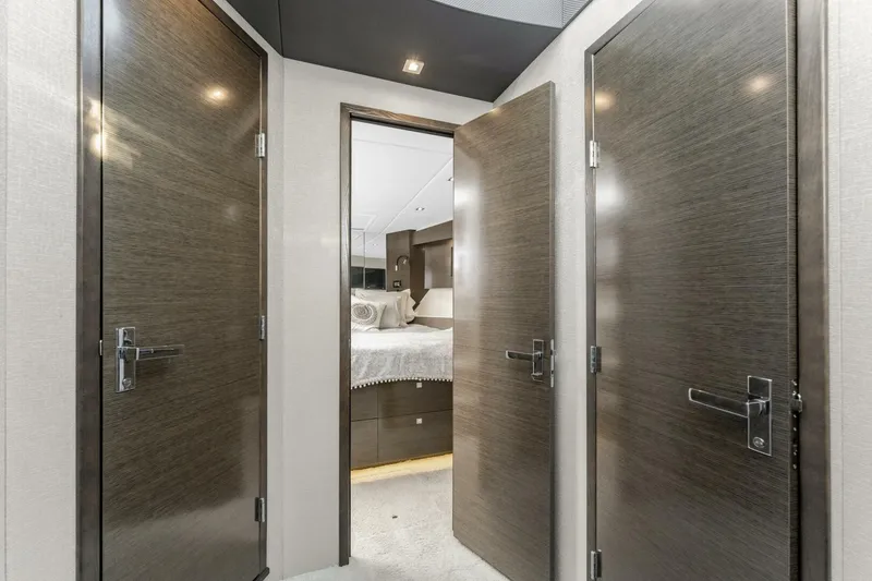 Slide: The Image of Cruisers Cantius 2018 - 4900074