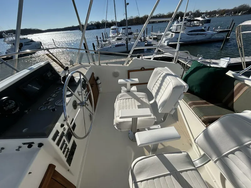 Slide: The Image of 48' Hatteras flybridge starboard - 4900462