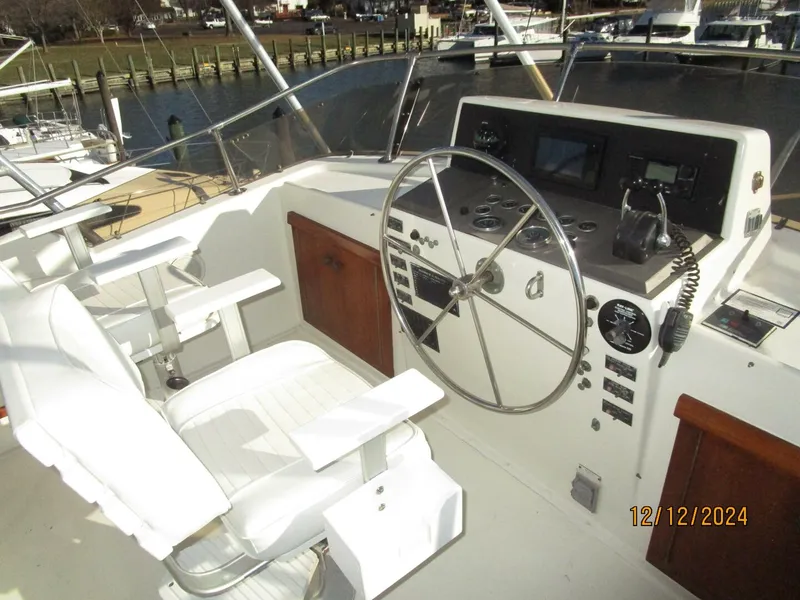 Slide: The Image of 48' Hatteras flybridge helm1 - 4900458