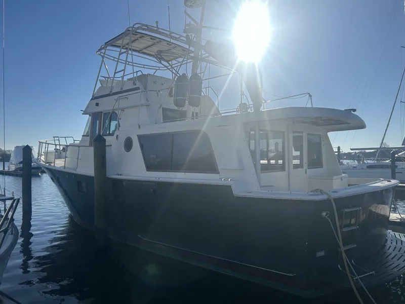 Slide: The Image of 48' Hatteras port aft profile1 - 4900504