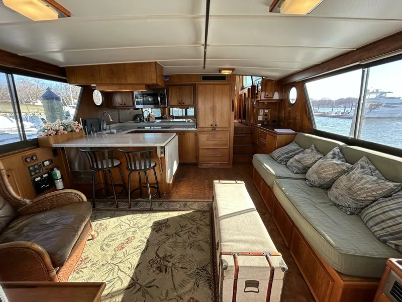 Slide: The Image of 48' Hatteras salon forward - 4900524