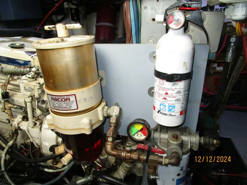Slide: The Image of 48' Hatteras starboard Racor fuel filter - 4900541