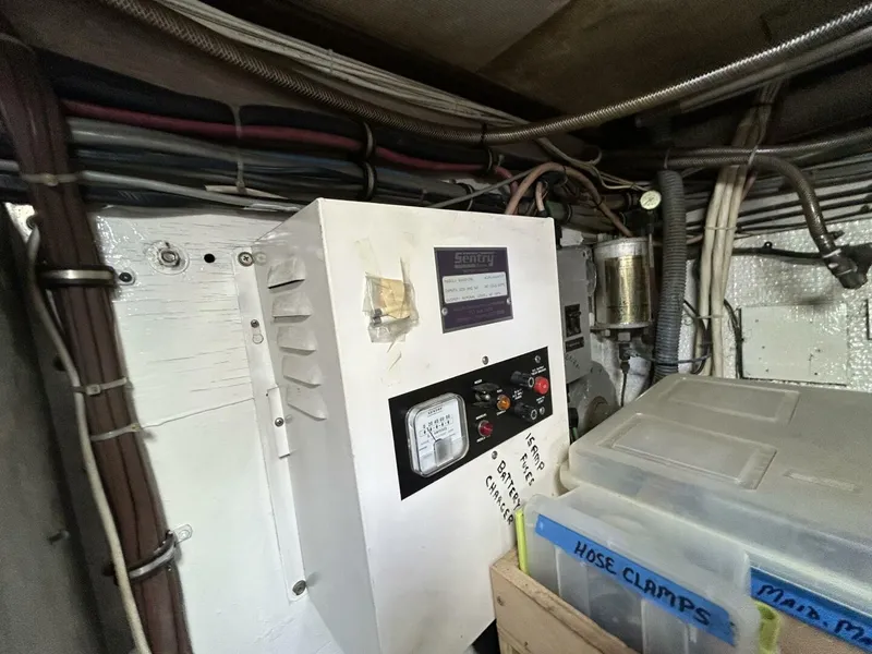 Slide: The Image of 48' Hatteras Sentry battery charger - 4900532