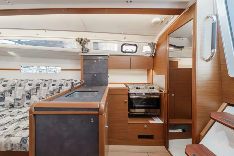 Slide: The Image of Jeanneau Sun Odyssey 349 2022 - 4966234