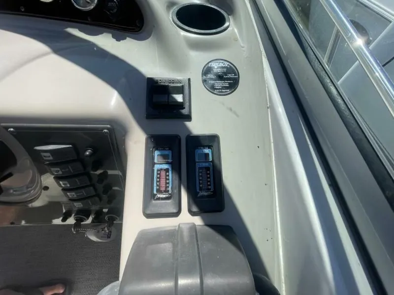 Slide: The Image of Monterey 322 Cruiser 2005 - 5592295