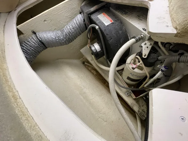 Slide: The Image of Monterey 322 Cruiser 2005 - 4901705