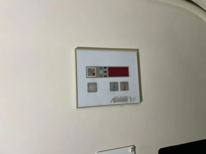 Slide: The Image of Monterey 322 Cruiser 2005 - 4901706