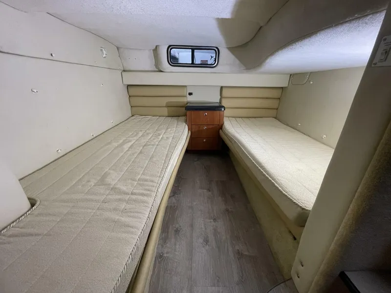 Slide: The Image of Monterey 322 Cruiser 2005 - 4901698