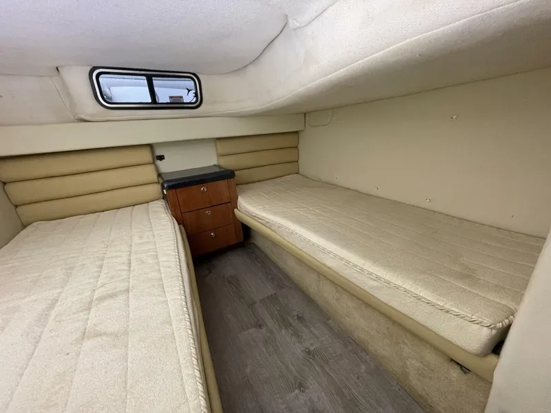 Slide: The Image of Monterey 322 Cruiser 2005 - 4901700