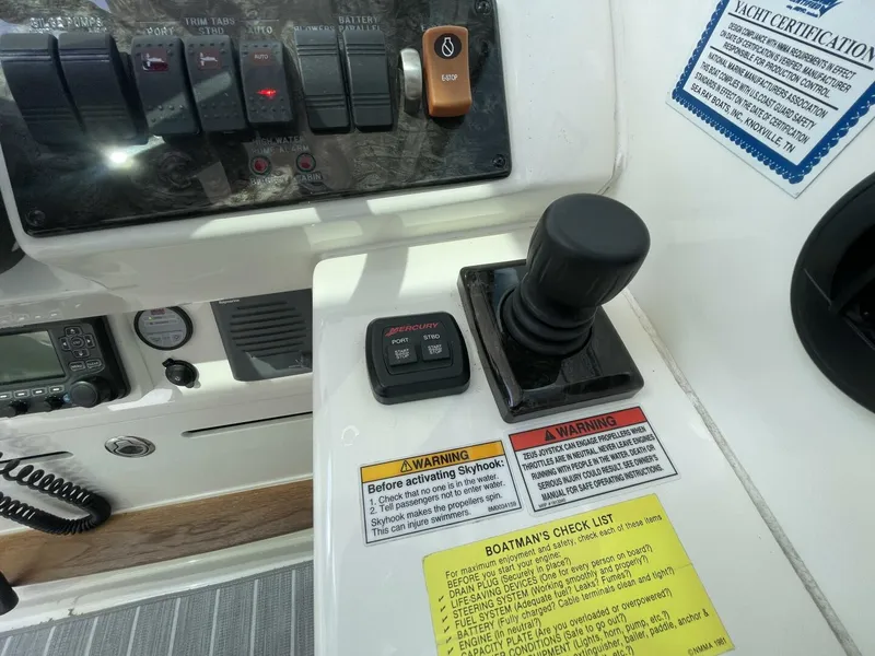 Slide: The Image of Sea Ray 450 Sundancer 2010 - 4901853