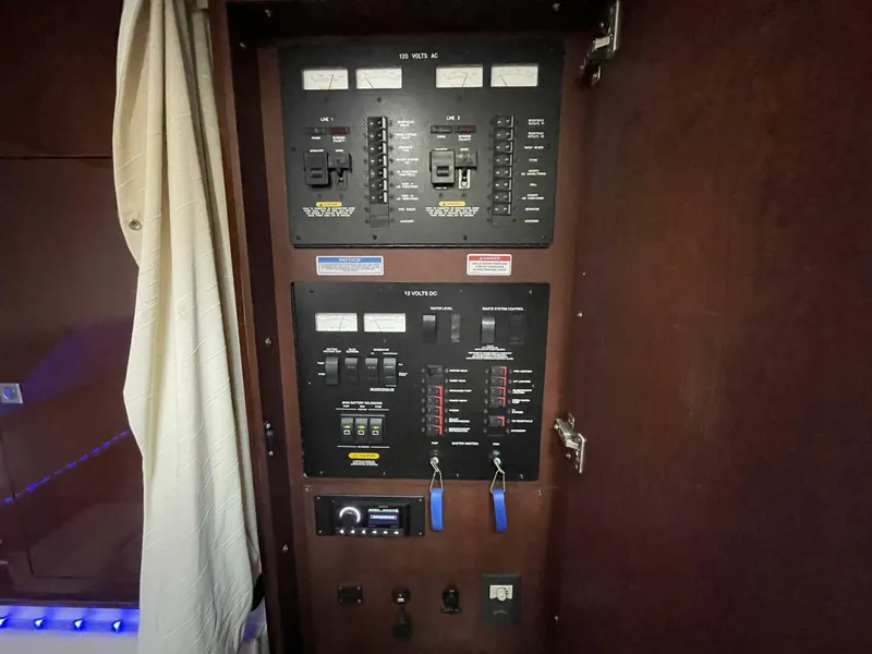 Slide: The Image of Sea Ray 450 Sundancer 2010 - 4901834