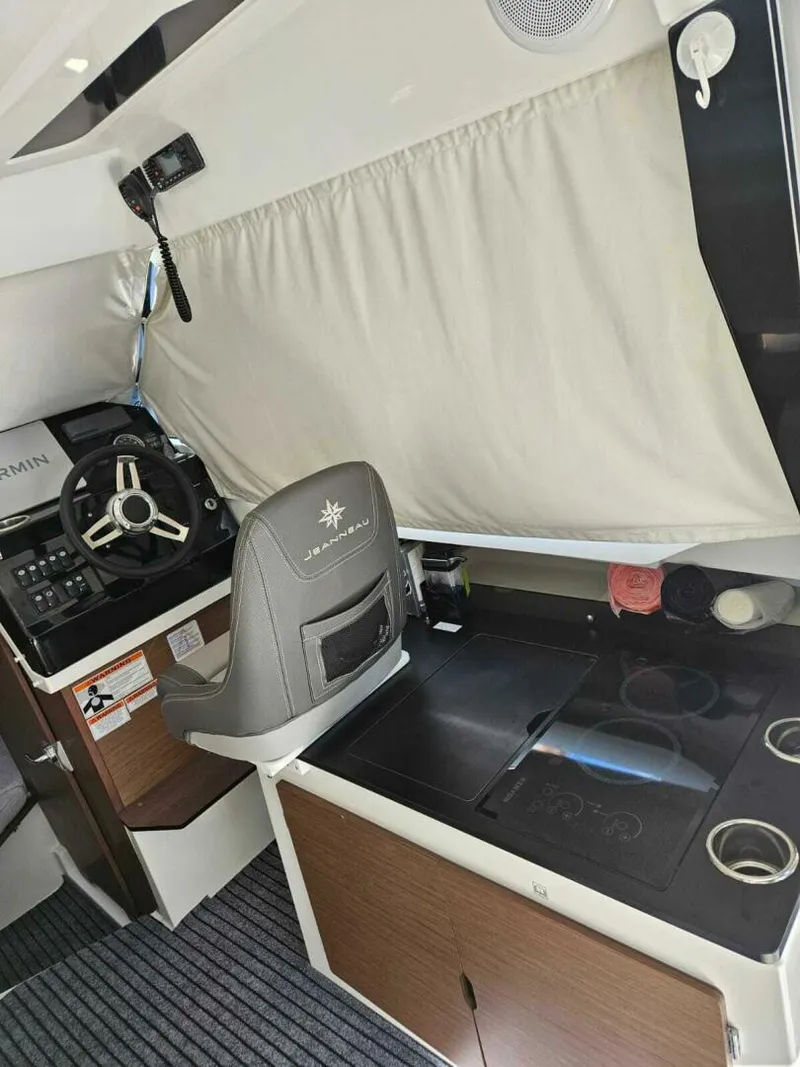 Slide: The Image of Jeanneau NC795 S2 2023 - 4902956