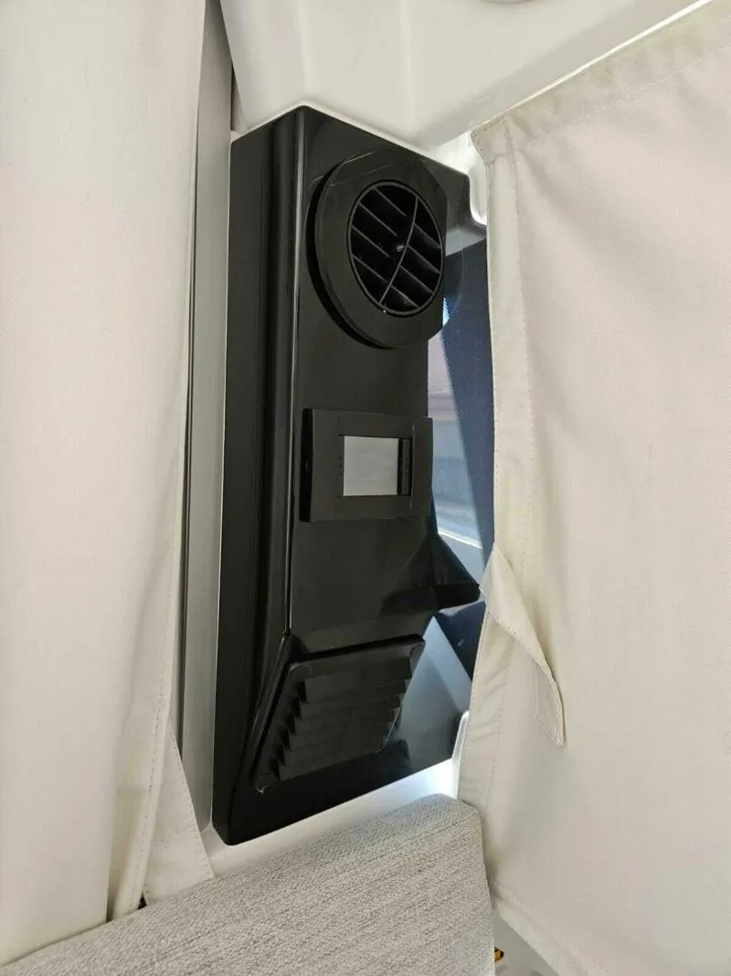 Slide: The Image of Jeanneau NC795 S2 2023 - 4902948