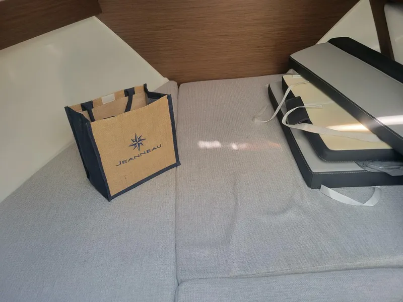 Slide: The Image of Jeanneau NC795 S2 2023 - 4902930