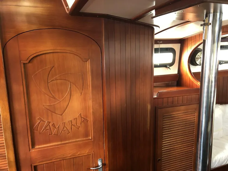 Slide: The Image of Tayana Mariner 36 1987 - 4903870