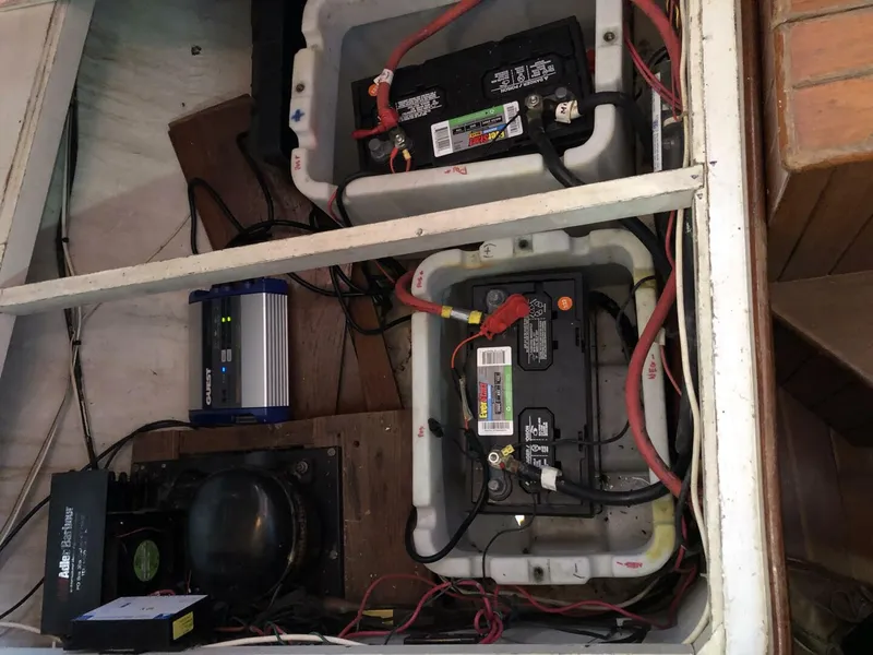 Slide: The Image of Tayana Mariner 36 1987 - 4903879