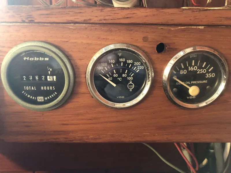 Slide: The Image of Tayana Mariner 36 1987 - 4903882