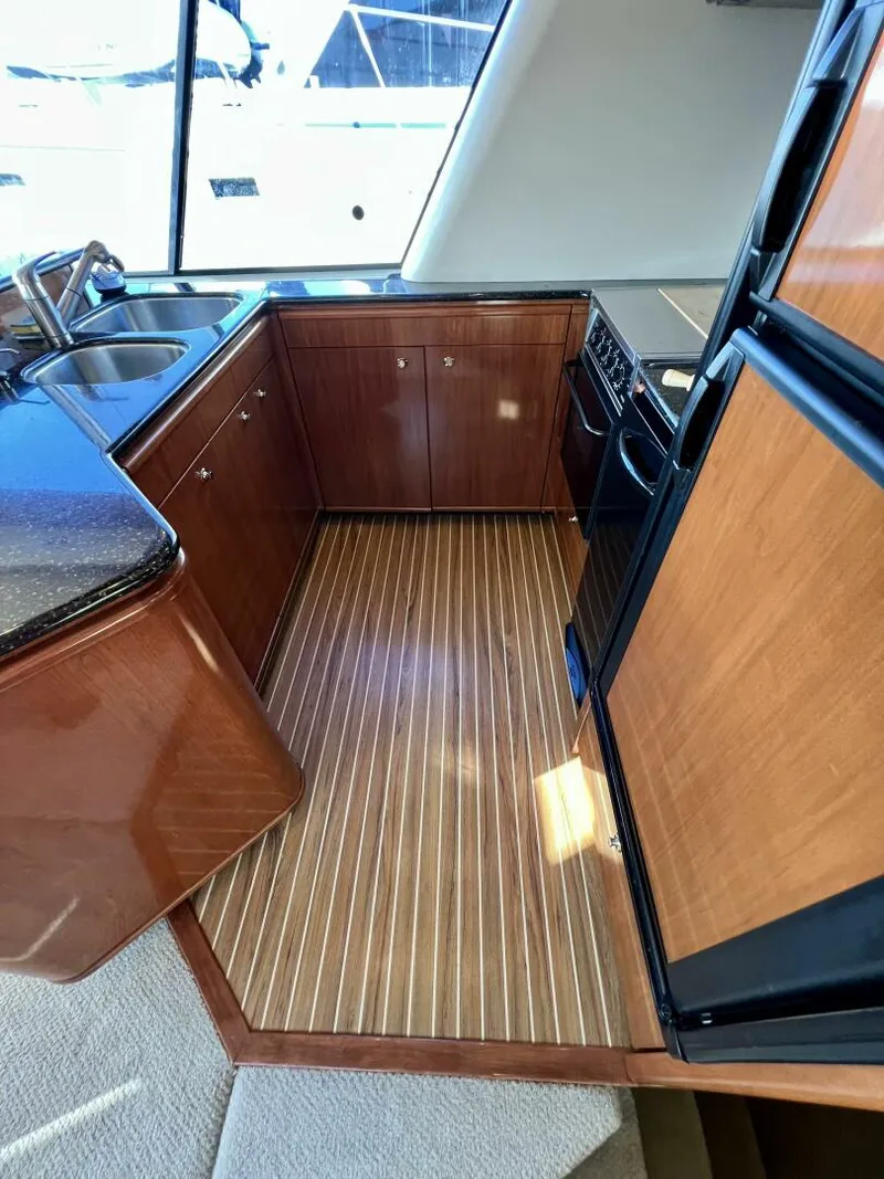 Slide: The Image of Meridian 490 Pilothouse 2008 - 4906426