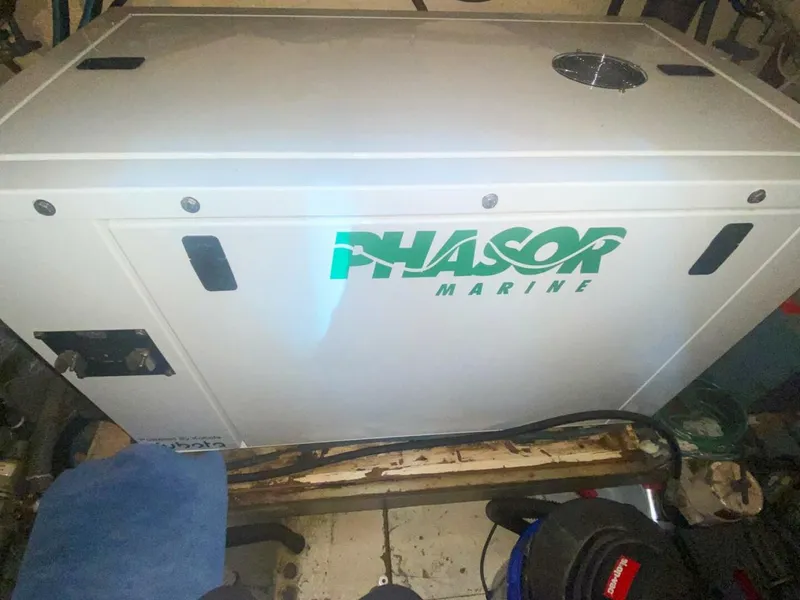 Slide: The Image of Cabo 62 Cockpit Motor Yacht 1990 - 5624700