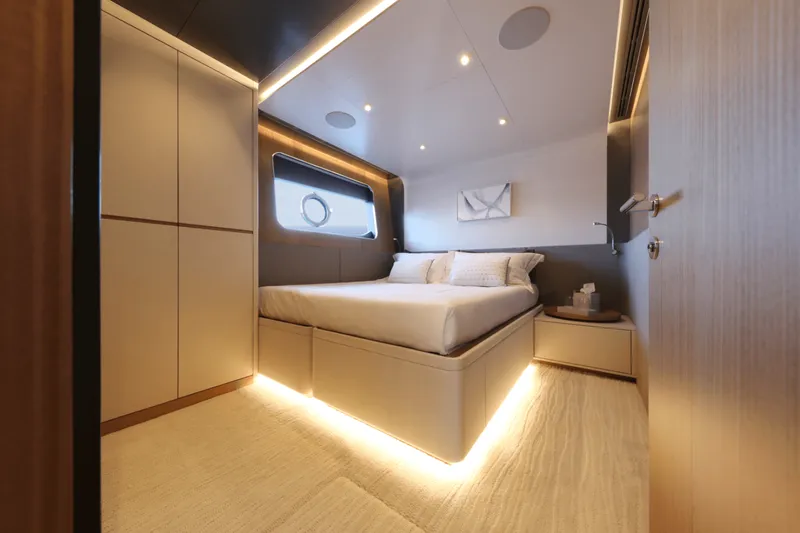 Slide: The Image of Ocean Alexander 35P 2025 - 5025396