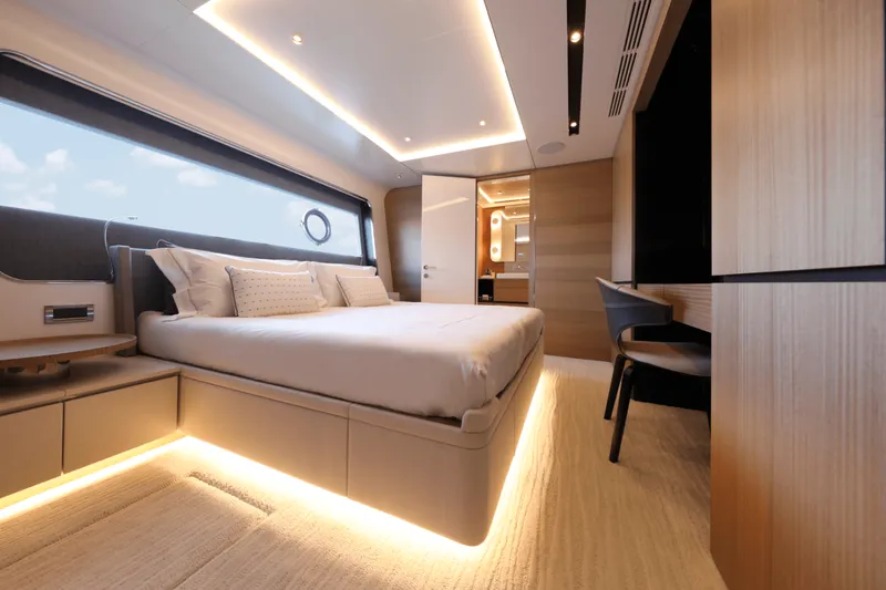 Slide: The Image of Ocean Alexander 35P 2025 - 5025411