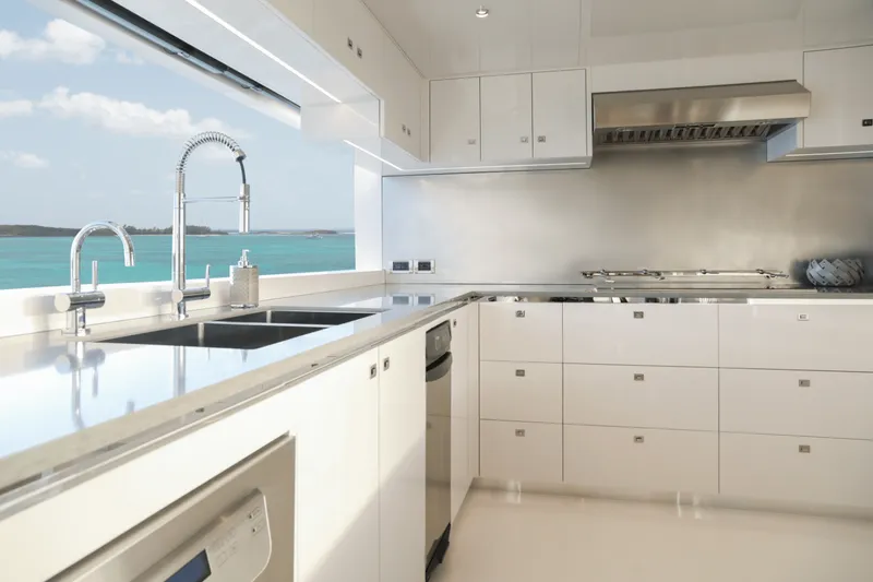 Slide: The Image of Ocean Alexander 35P 2025 - 5025435