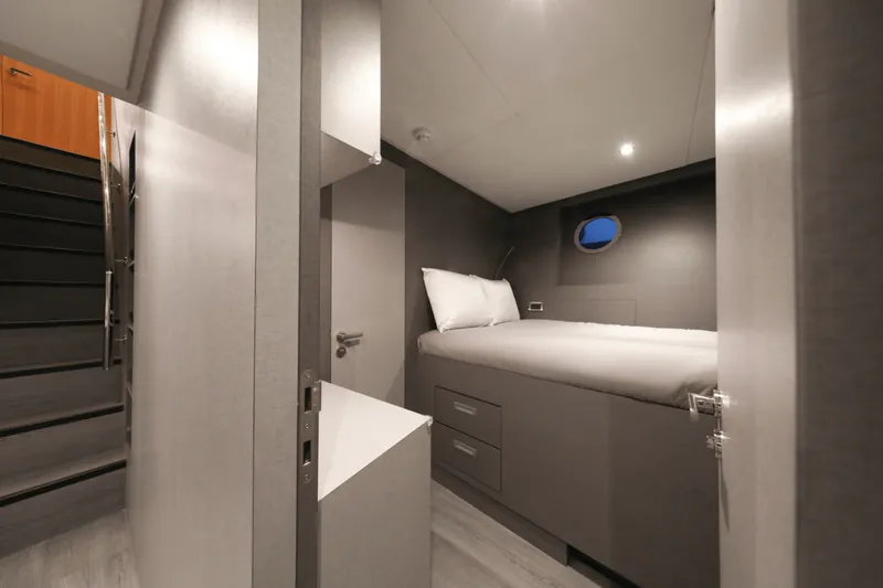 Slide: The Image of Ocean Alexander 35P 2025 - 5025439