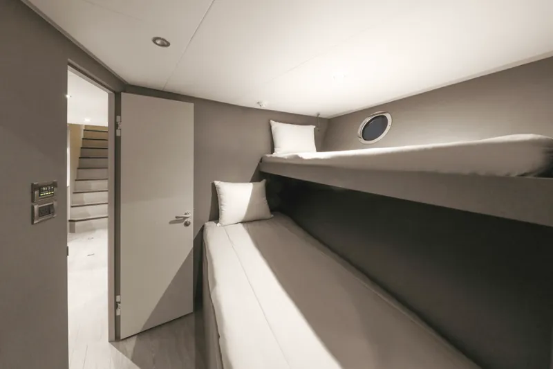 Slide: The Image of Ocean Alexander 35P 2025 - 5025440